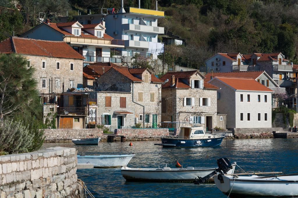 Apartments Vucinovic Tivat Eksteriør bilde